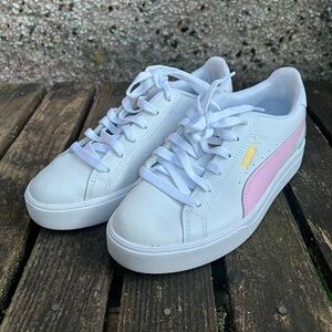 Puma casual platform sneakers, white w/ pink, sz 6, EUC!